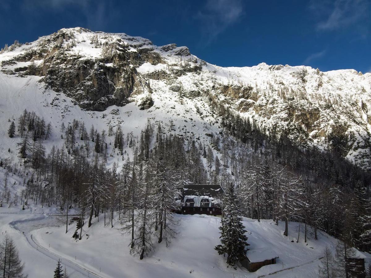 Erjavceva Mountain Hut At Vrsic Pass Hotell Kranjska Gora Exteriör bild