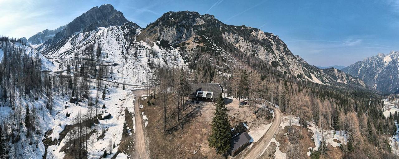Erjavceva Mountain Hut At Vrsic Pass Hotell Kranjska Gora Exteriör bild