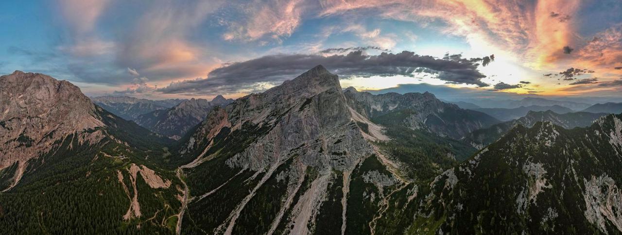 Erjavceva Mountain Hut At Vrsic Pass Hotell Kranjska Gora Exteriör bild